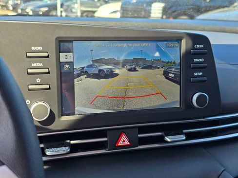 New 2026 Hyundai Elantra Hybrid FWD image 18