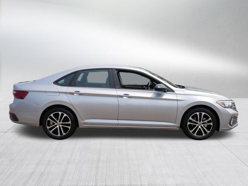 Used 2024 Volkswagen Jetta Sport FWD image 8