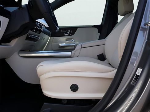 New 2026 Mercedes-Benz GLA 250 4MATIC image 39