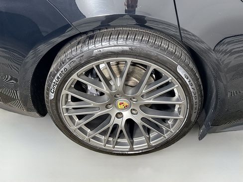 Used 2023 Porsche Panamera Platinum Edition w/ Assistance Package image 32