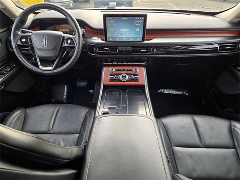 Used 2022 Lincoln Aviator Reserve w/ Equipment Group 201A image 9
