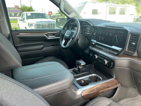 Used 2024 GMC Sierra 1500 Elevation w/ LPO, Elevation Black Package AWD/4WD image 32