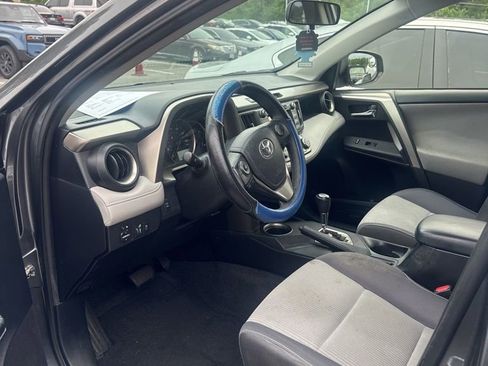Used 2015 Toyota RAV4 XLE AWD/4WD image 2