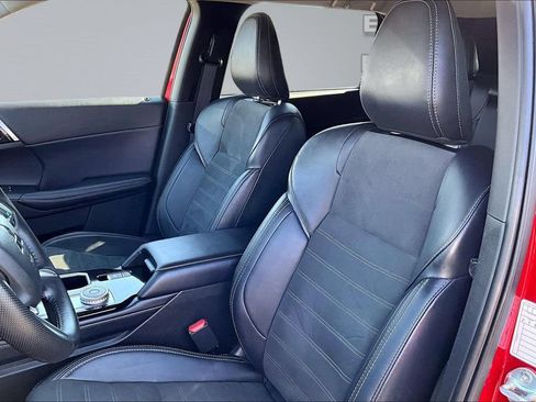 Used 2025 Mitsubishi Outlander SE AWD/4WD image 24