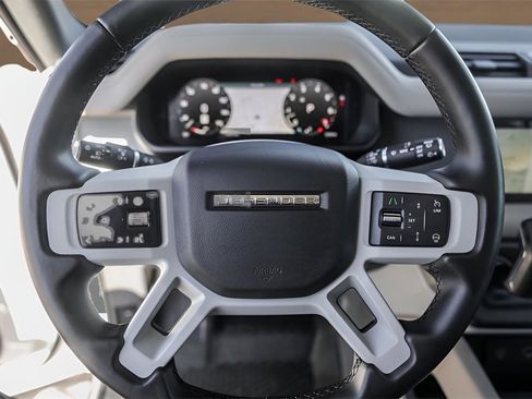 Used 2024 Land Rover Defender 110 X-Dynamic SE image 12