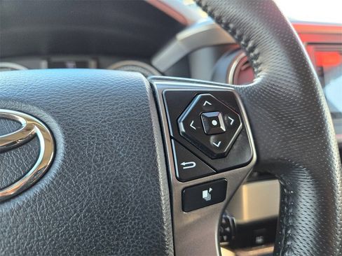 Used 2017 Toyota Tacoma 2WD Double Cab image 19