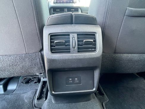 Used 2023 Nissan Rogue SV AWD/4WD image 37