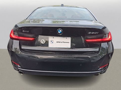 Used 2025 BMW 330i xDrive Sedan w/ Premium Package AWD/4WD image 4