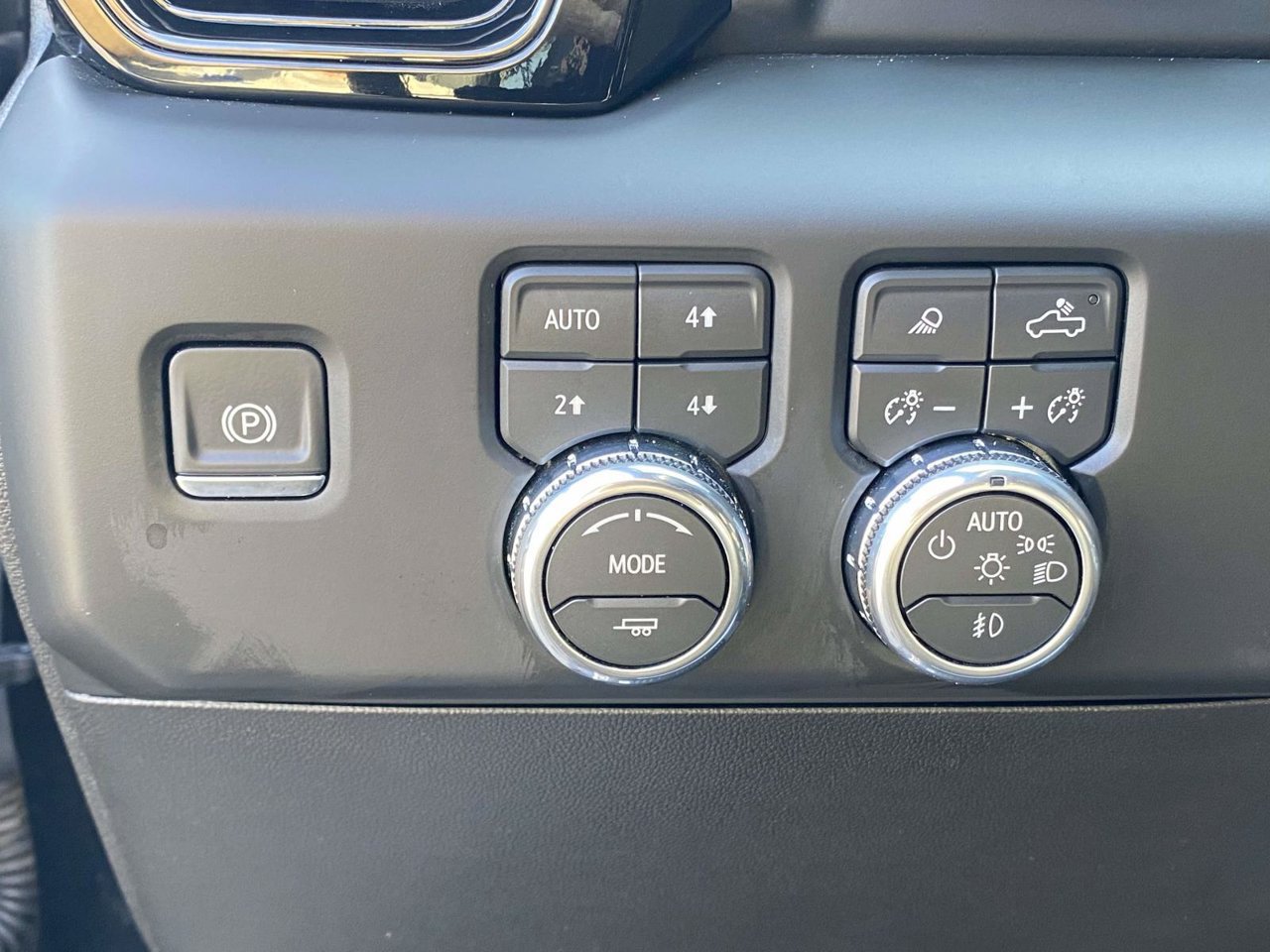 Used 2026 GMC Sierra 1500 AT4 w/ Technology Package AWD/4WD image 29
