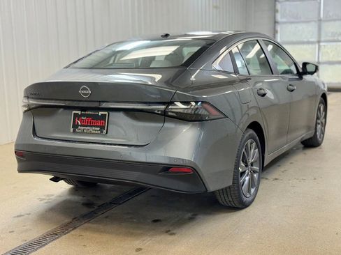New 2026 Nissan Sentra SL w/ Floor Mat Package FWD image 5