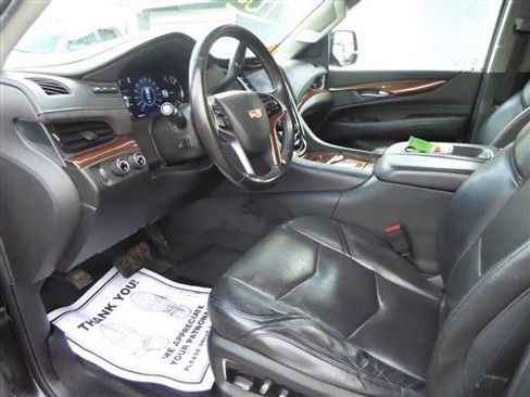 Used 2020 Cadillac Escalade ESV Luxury image 16