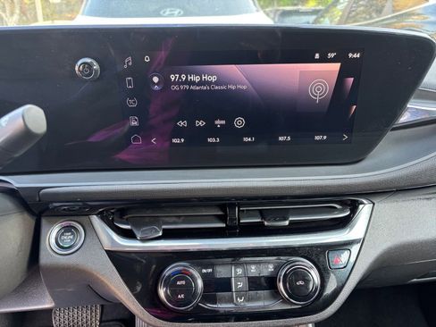 Used 2025 Buick Envista Sport Touring image 20