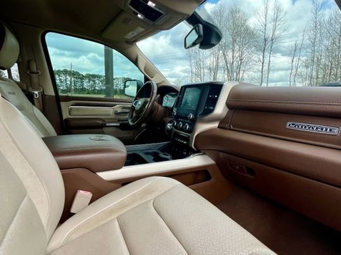 Used 2019 RAM 1500 Laramie image 9