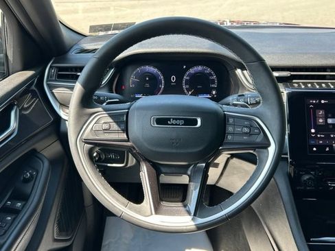 Used 2023 Jeep Grand Cherokee Altitude AWD/4WD image 47