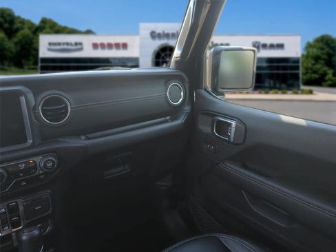 Used 2023 Jeep Wrangler Unlimited Sahara w/ Cold Weather Group AWD/4WD image 29