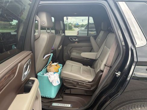 Used 2021 Chevrolet Tahoe LT w/ LT Signature Package AWD/4WD image 7