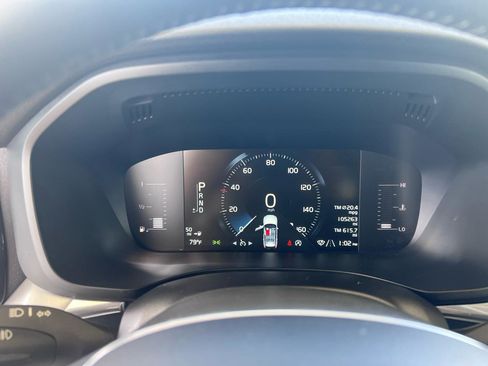 Used 2018 Volvo XC60 T5 Momentum w/ Vision Package AWD/4WD image 9