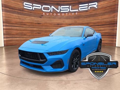 Used 2025 Ford Mustang GT Premium image 1