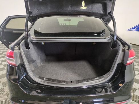 Used 2018 Ford Fusion SE w/ Fusion SE Technology Package FWD image 21