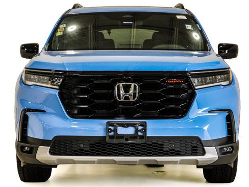 Used 2024 Honda Pilot TrailSport image 2