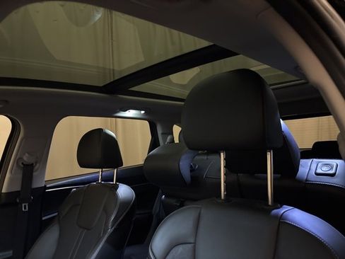 Certified 2021 Kia Sorento S w/ Panoramic Sunroof Package image 18