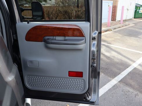 Used 2003 Ford F350 Lariat image 25