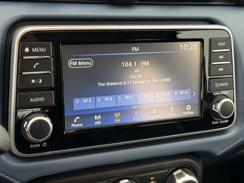 Used 2025 Nissan Versa SV FWD image 17