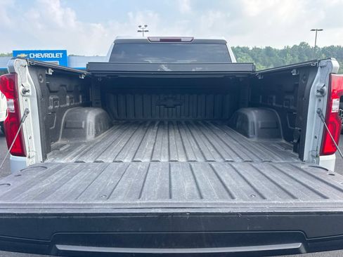 Used 2020 Chevrolet Silverado 1500 LTZ AWD/4WD image 17