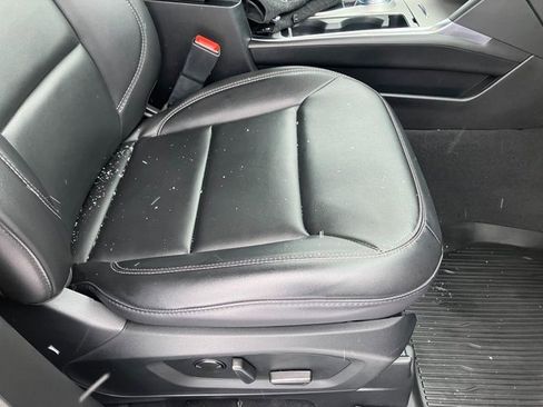 Used 2023 Ford Explorer XLT w/ Equipment Group 202A image 14