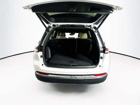 Used 2023 Jeep Grand Cherokee Limited image 29