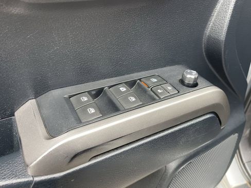 Used 2016 Toyota Tacoma SR5 w/ SR5 Appearance Package (SN) AWD/4WD image 20