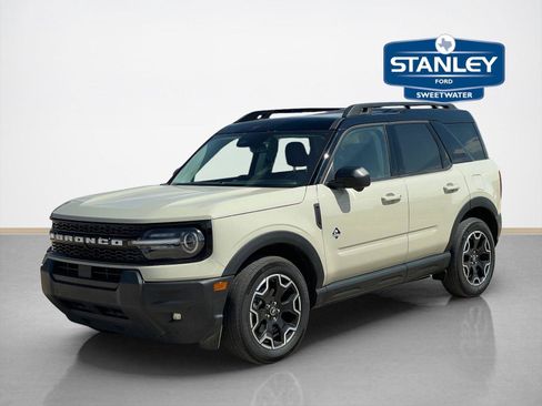 Certified 2025 Ford Bronco Sport Outer Banks w/ Outer Banks Tech Package+ AWD/4WD image 3