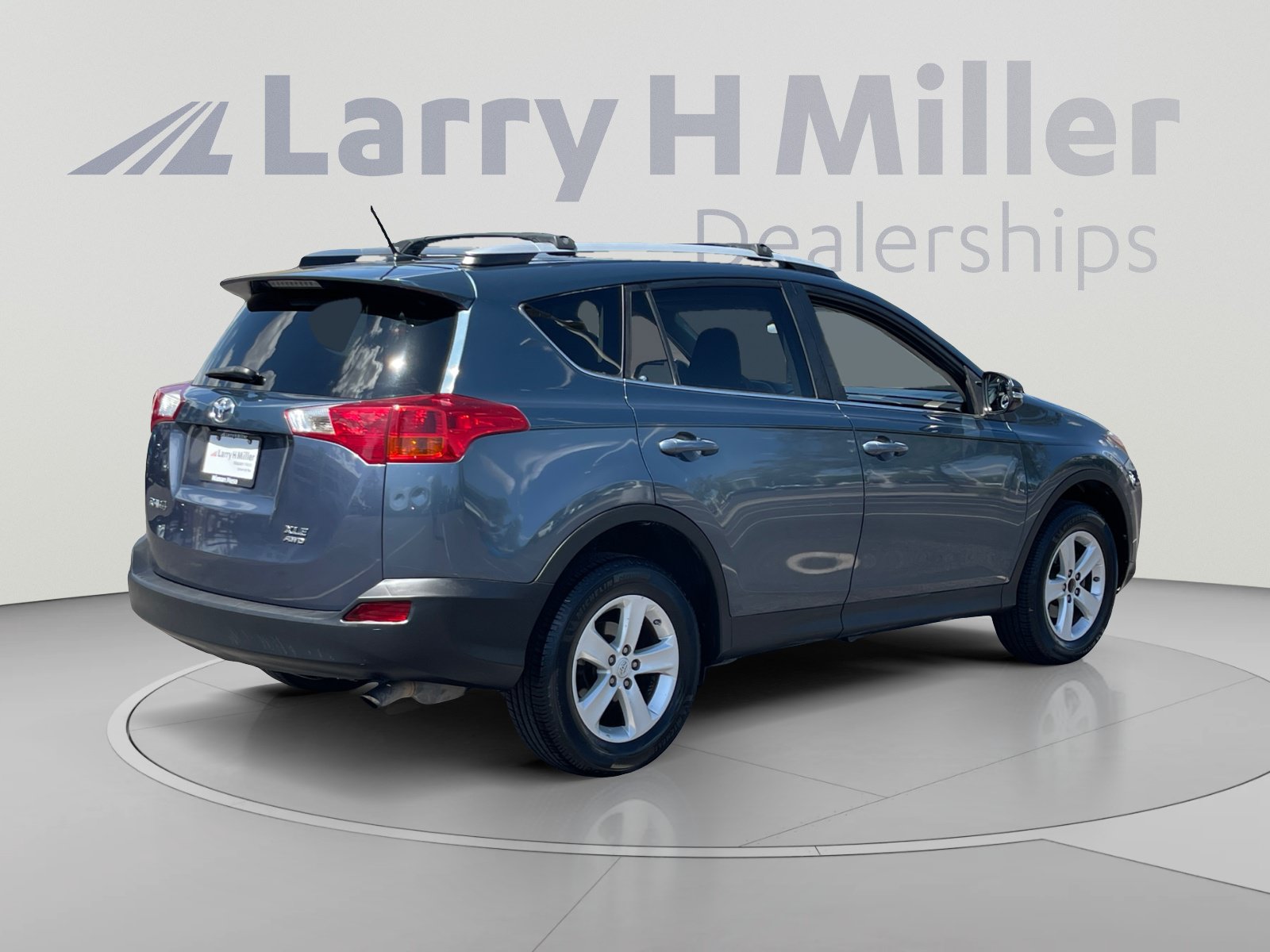 Used 2013 Toyota RAV4 XLE AWD/4WD image 5