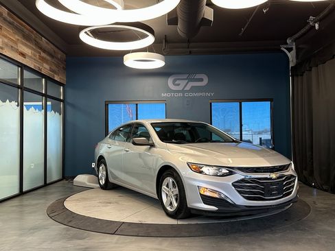Used 2019 Chevrolet Malibu LS image 1