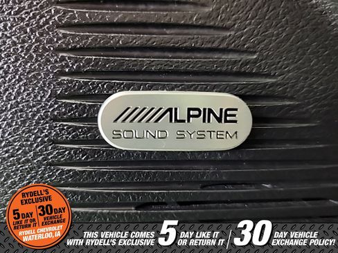 Used 2017 Dodge Challenger R/T w/ Driver Convenience Group image 29