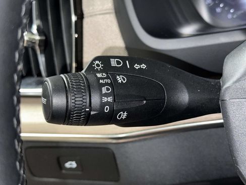 Used 2025 Volvo XC90 B6 Plus AWD/4WD image 28