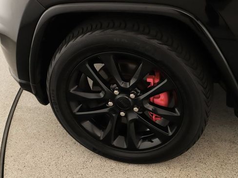 Used 2021 Jeep Grand Cherokee Laredo X RWD image 32