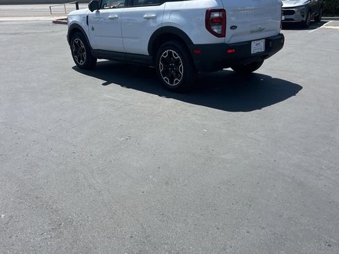 Used 2025 Ford Bronco Sport Outer Banks w/ Outer Banks Tech Package+ AWD/4WD image 8