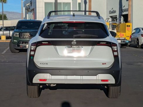 New 2026 Nissan Kicks SR FWD image 4