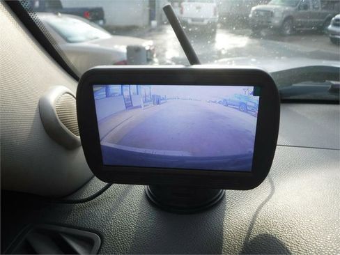 Used 2008 GMC Sierra 2500 SLT w/ Z71 Off-Road Package image 10