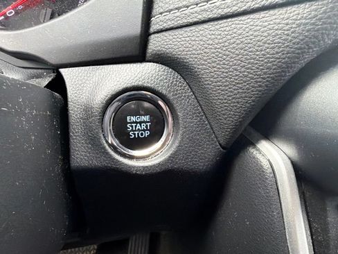 Used 2019 Toyota RAV4 XLE w/ Convenience Package AWD/4WD image 7