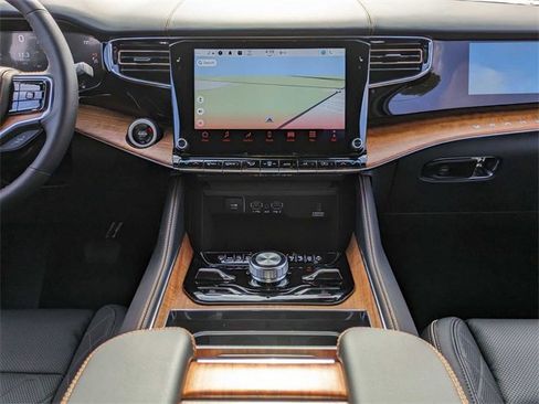 New 2024 Jeep Grand Wagoneer Series III image 18