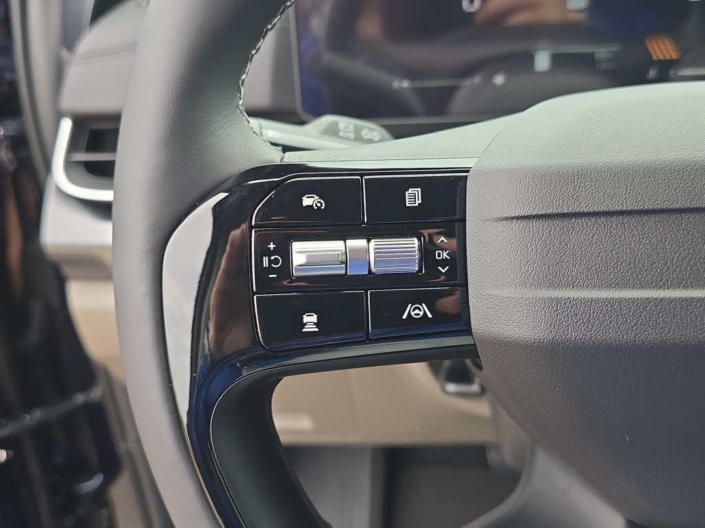 New 2027 Kia Carnival FWD image 30