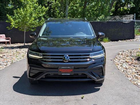 Used 2023 Volkswagen Tiguan SE AWD/4WD image 9