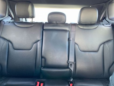 Used 2025 Jeep Compass Limited image 39