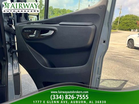 Used 2022 Mercedes-Benz Sprinter 2500 image 35