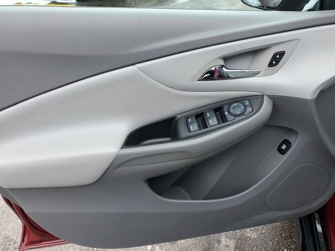 Used 2017 Chevrolet Volt LT w/ Comfort Package image 21