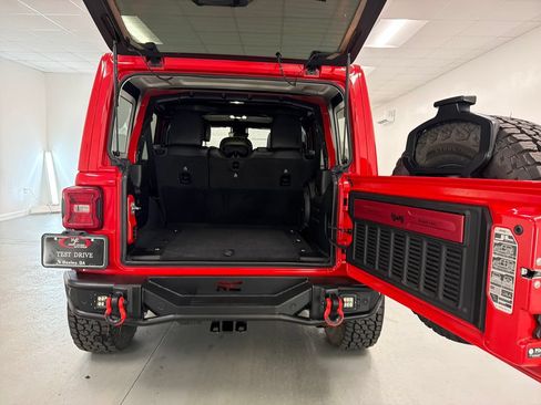 Used 2021 Jeep Wrangler Unlimited Rubicon AWD/4WD image 7
