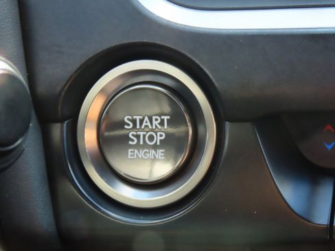 Used 2019 Lexus UX 200 image 32