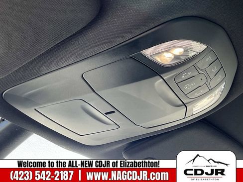 New 2026 Chrysler Pacifica Select image 27